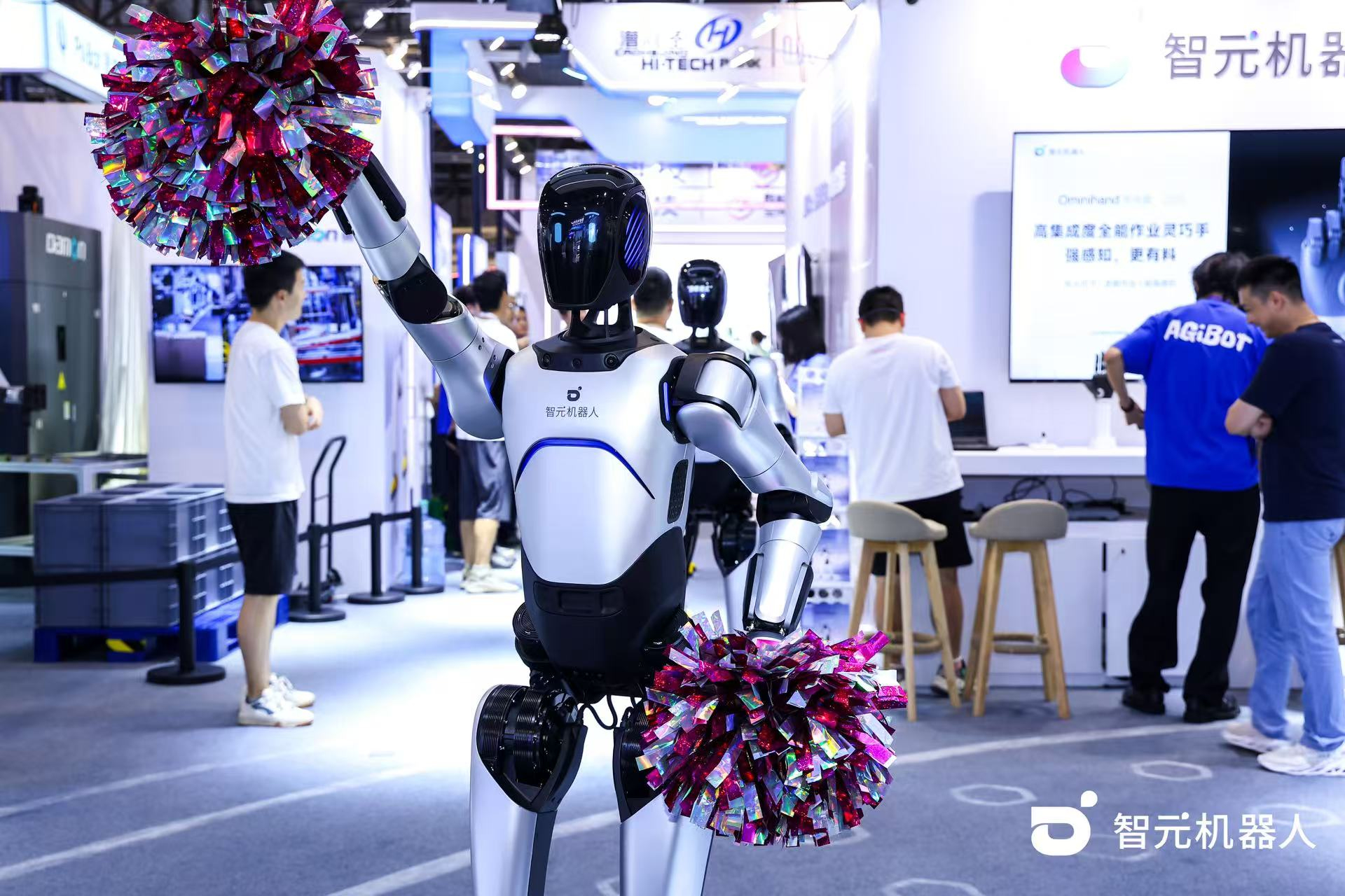 米蘭機器人 WAIC 首日展臺火爆，機器...